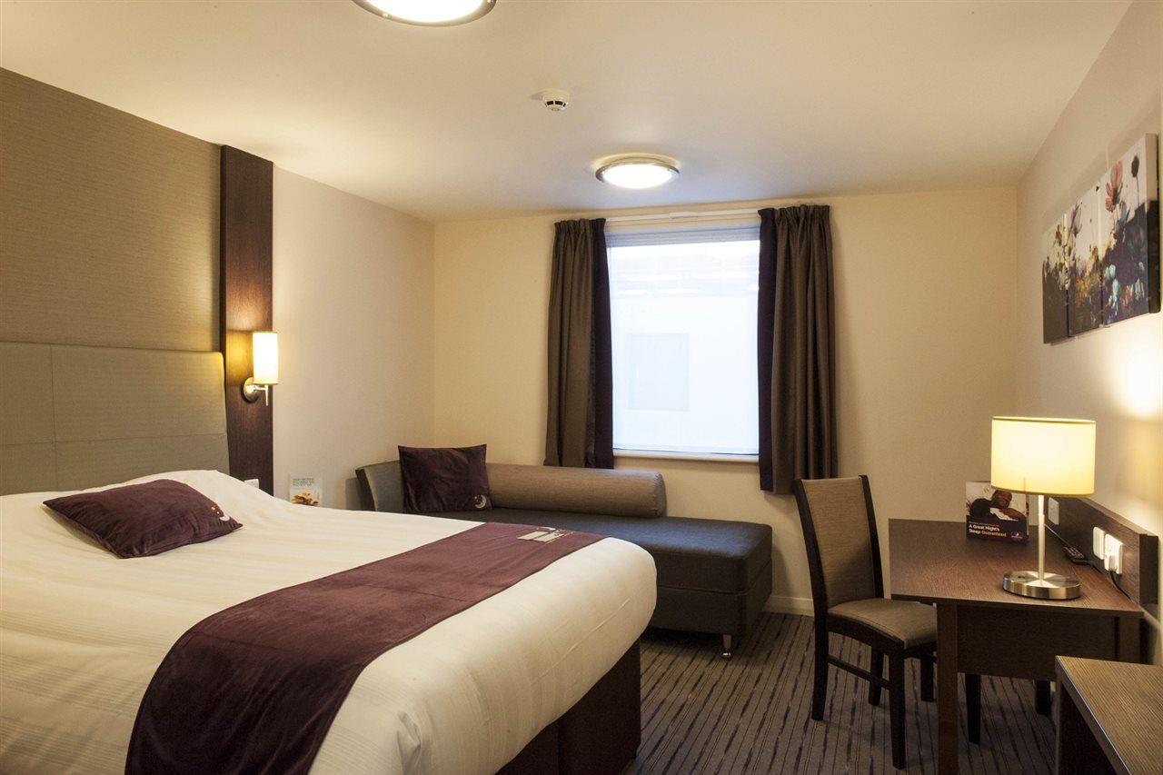 Premier Inn Bath City Centre Екстериор снимка